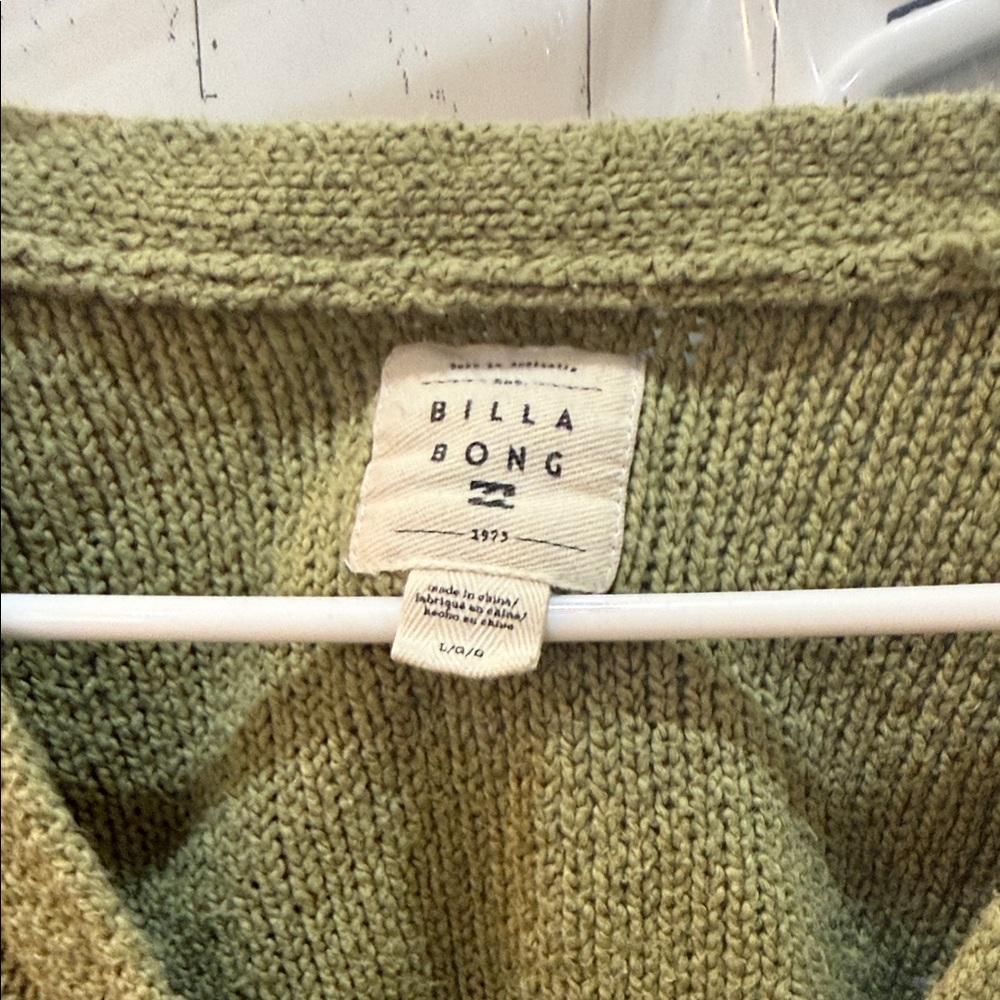 Billabong Olive Cropped V-Neck Button-Up Cardigan - Picture 2 of 2